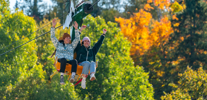 Sommet Saint Sauveur Dragon Parc Fun Automne Jour Activité