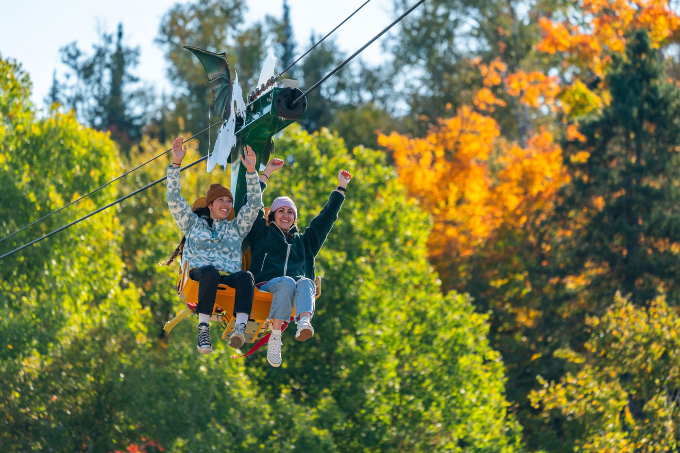 Sommet Saint Sauveur Dragon Parc Fun Automne Jour Activité
