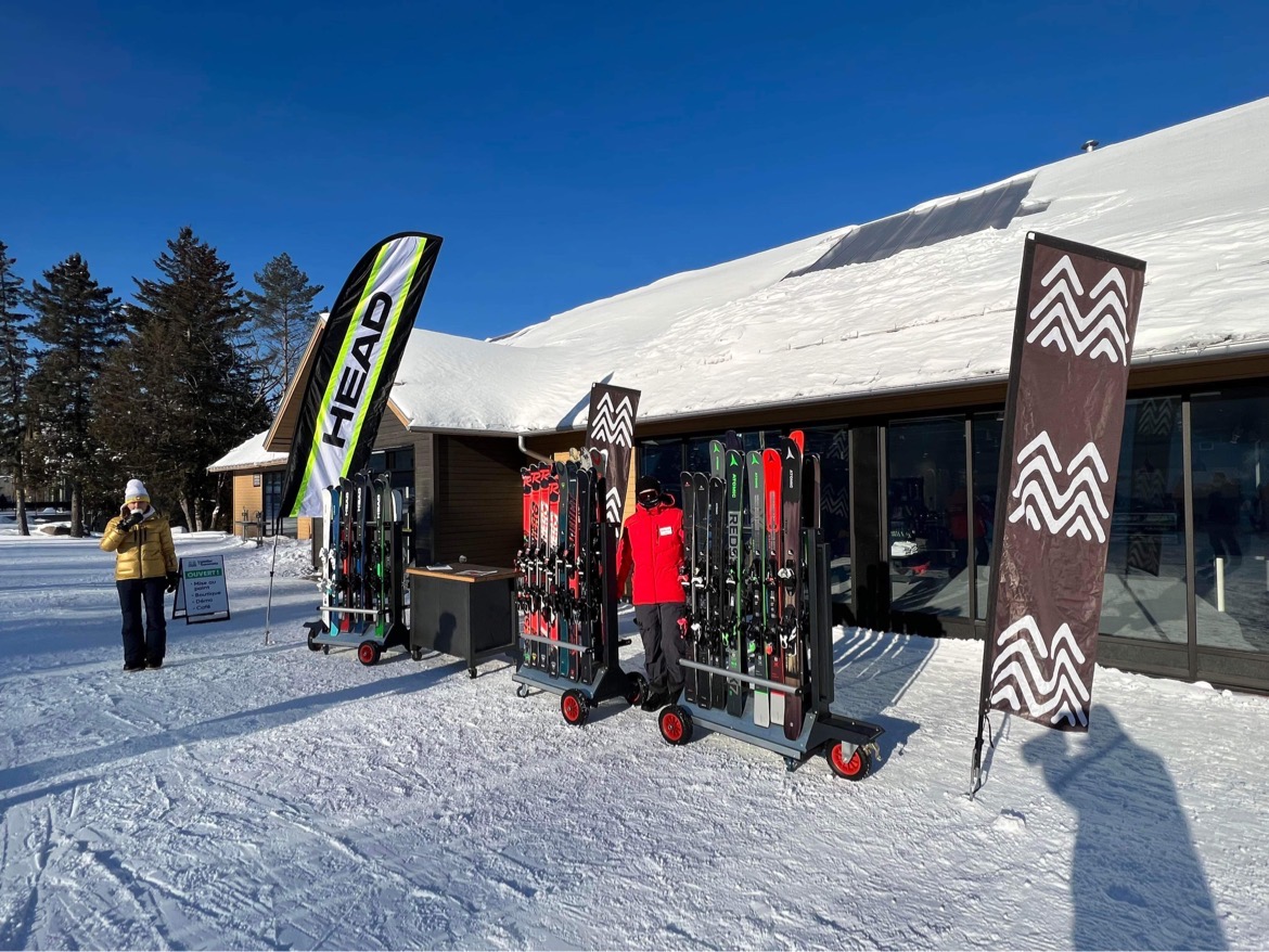 Sommet Saint Sauveur Atelier Exterieur Head