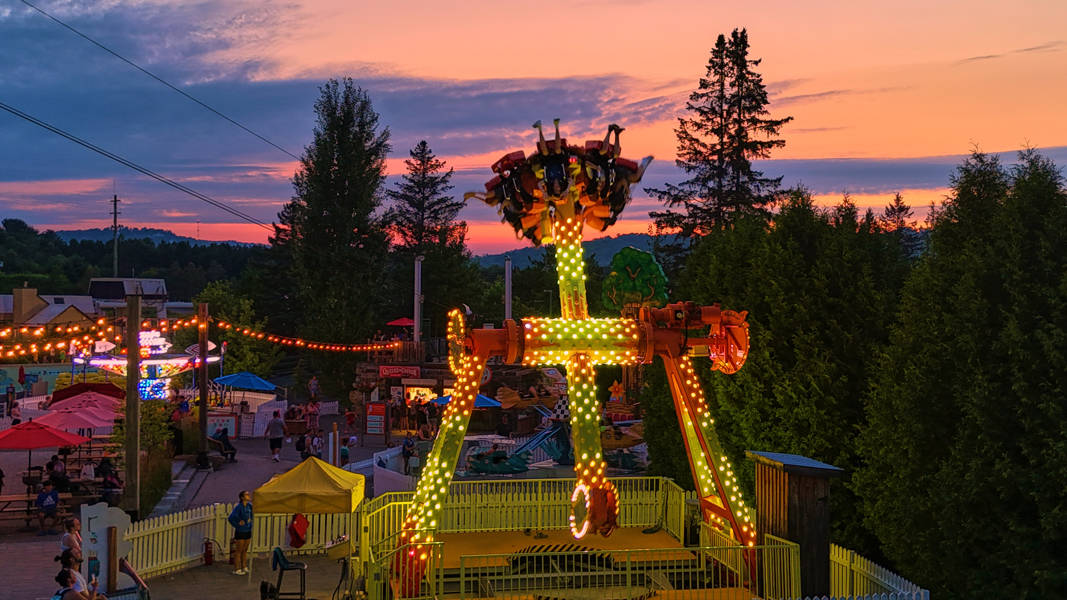 Sommet Saint Sauveur Parc Fun Soir Famille Sputnik