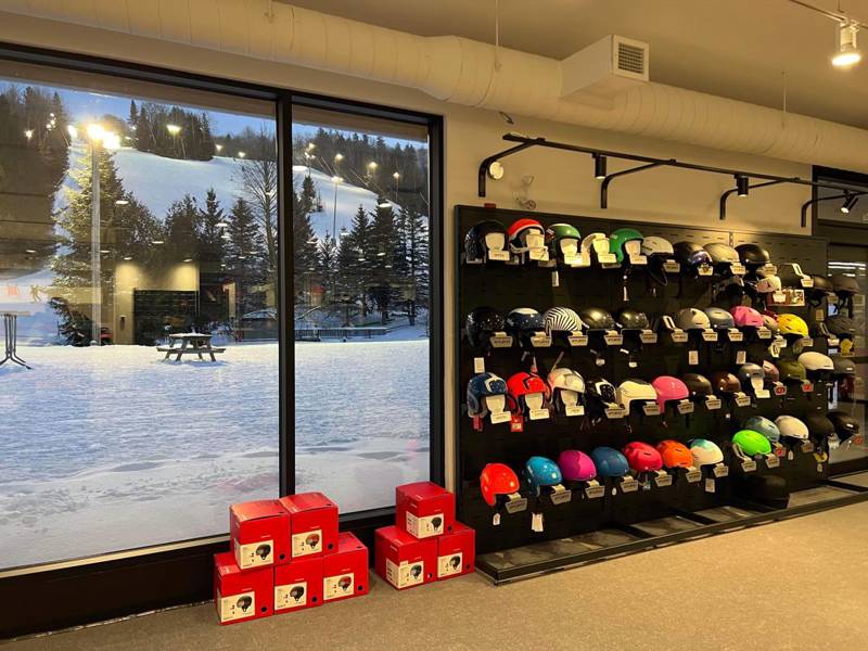 Sommet Saint Sauveur Atelier Interieur Boutique Casque