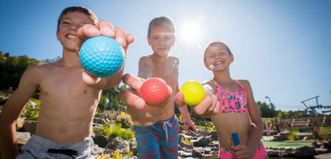 Sommet Saint Sauveur Parc Fun Mini Golf Mini Putt Activite Centre Amusement Amis