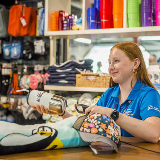sommets saint-sauveur emploi laurentides etudiant job student laurentians boutique shop