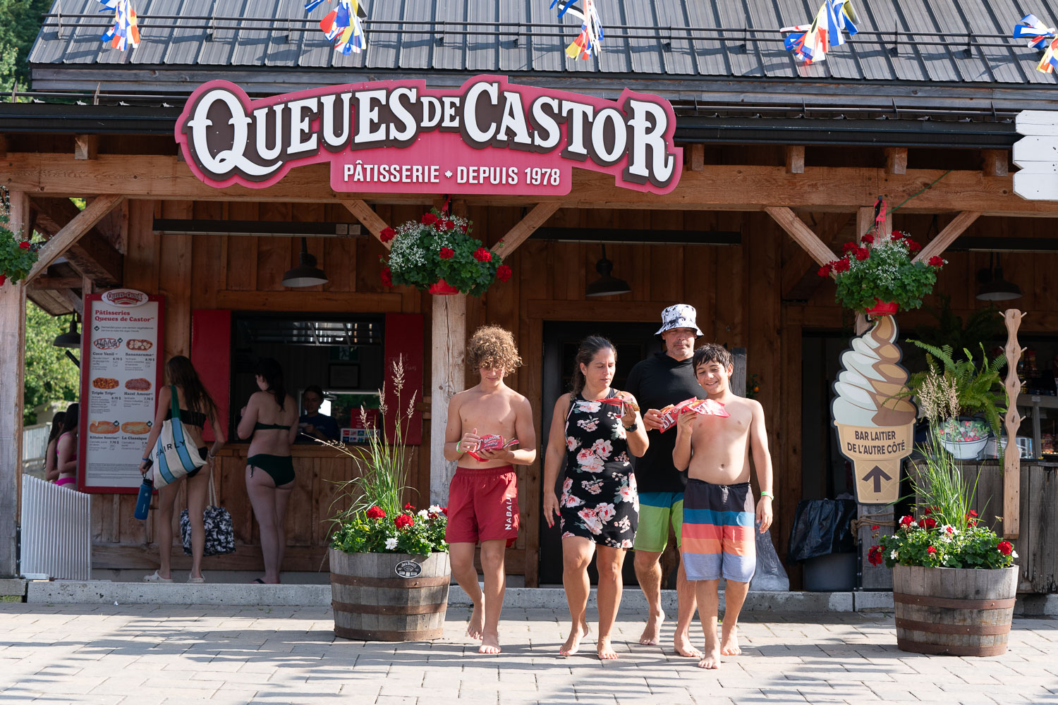 Sommet Saint Sauveur Sortie Famille Queues De Castor Ete Patisserie Quebec