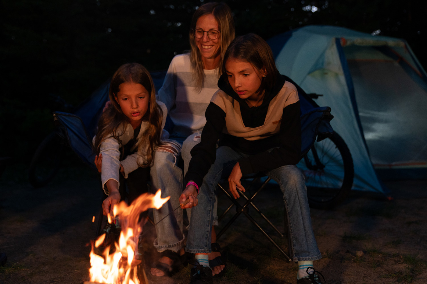 Sommet Morin Heights Famille Feu Soiree Soir Enfant Camping
