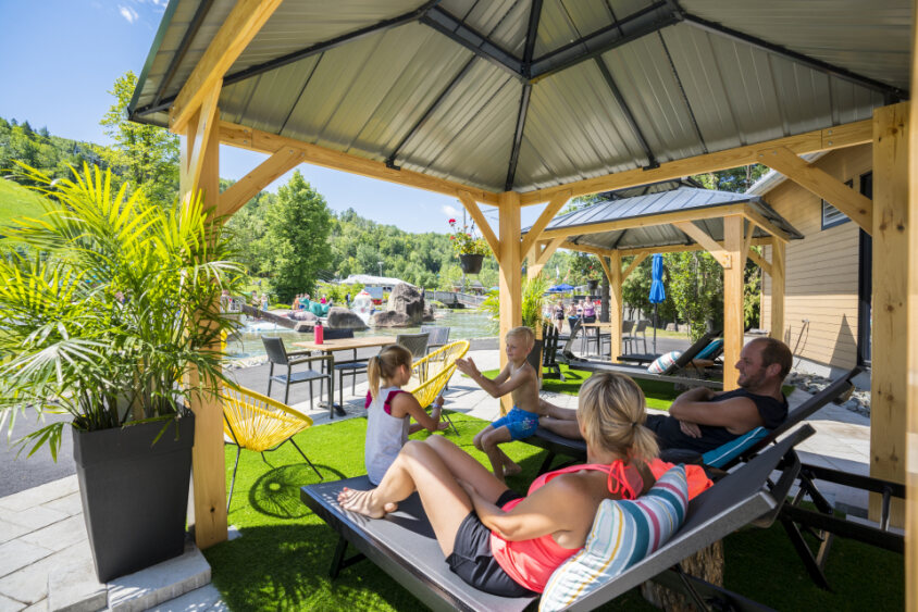 Sommet Saint Sauveur Parc Aquatique Cabana Famille Piscine