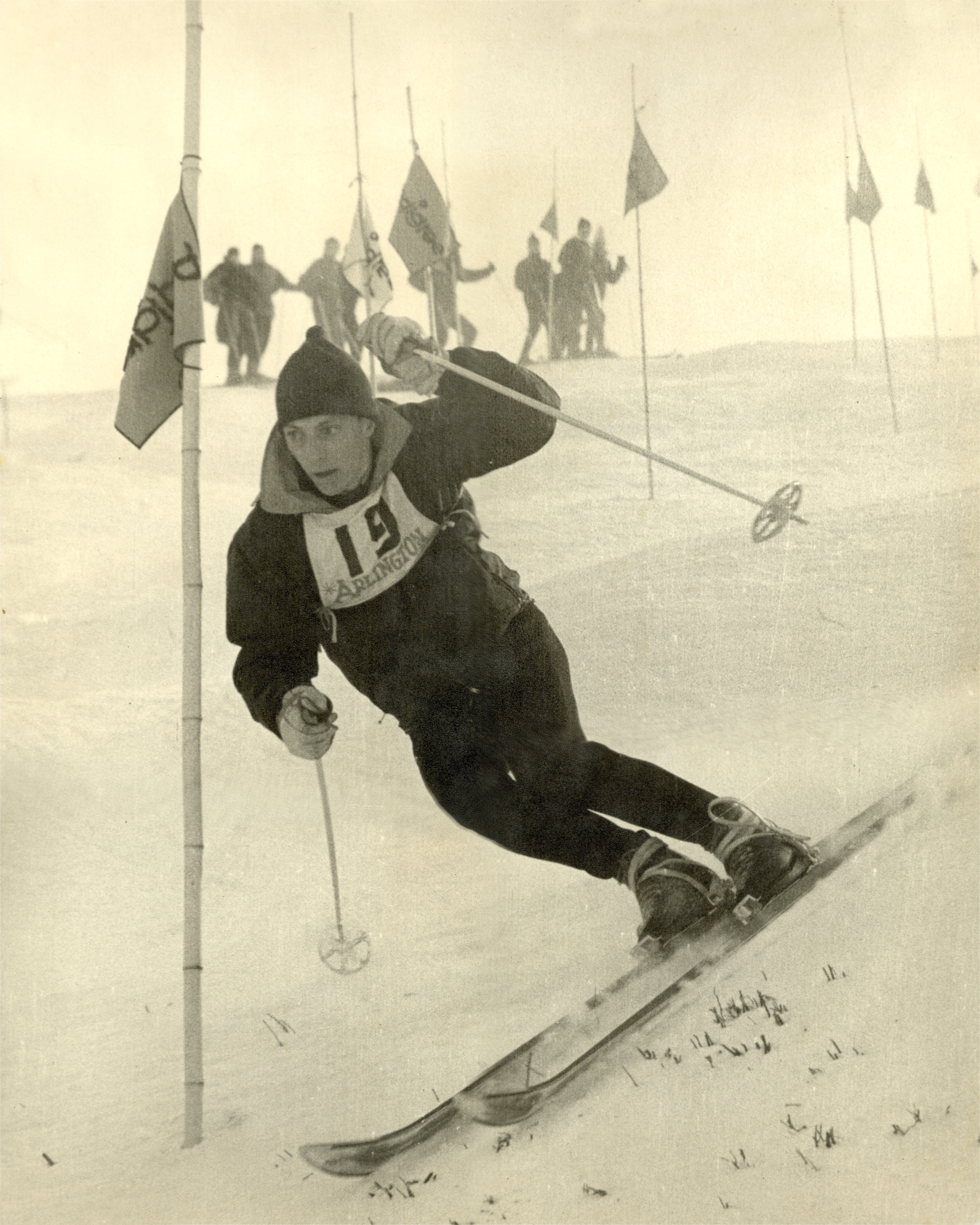 Sommets Saint Sauveur A Propos About Us Vintage Noir Blanc4