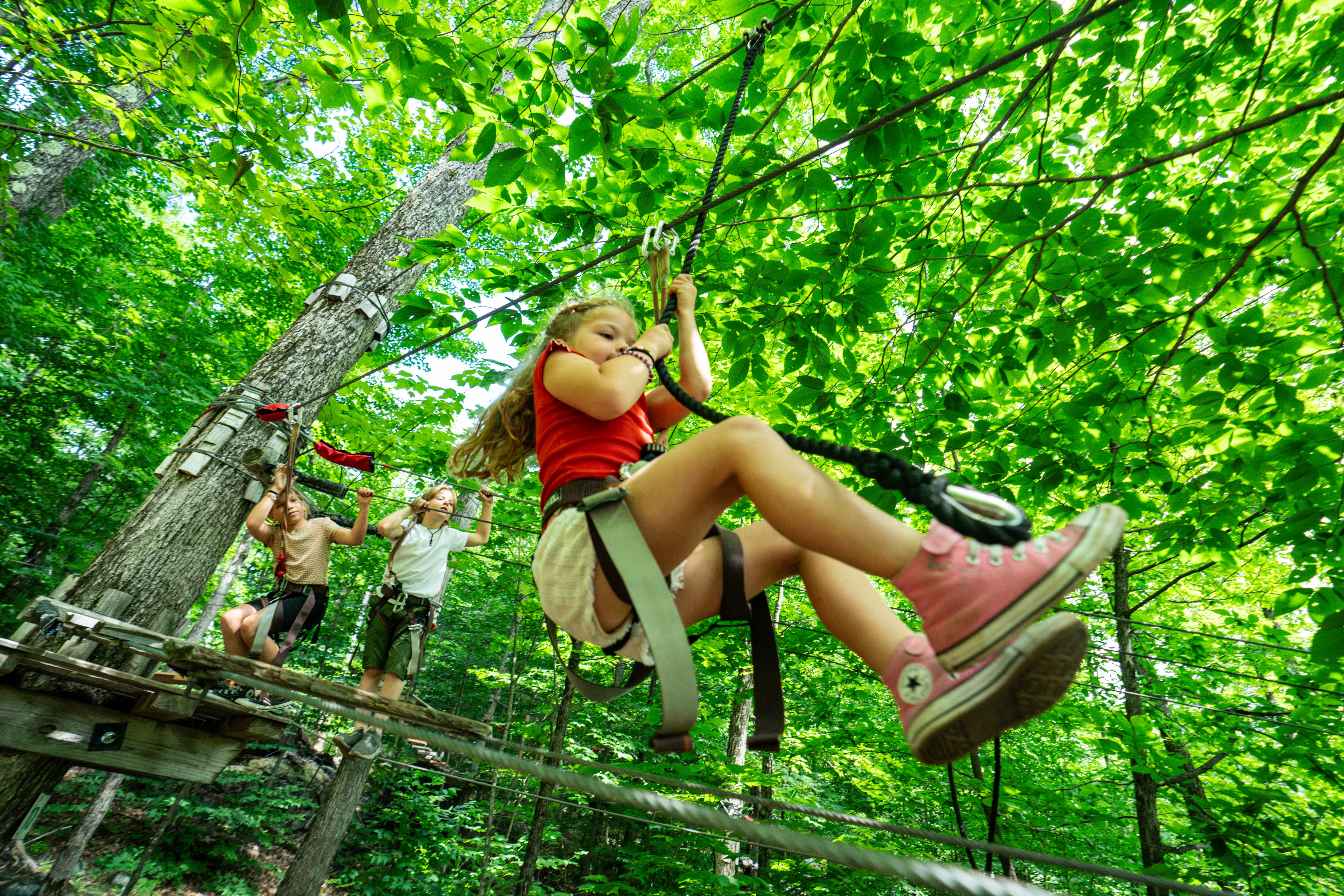 Activité en plein air avec les enfants dans les Laurentides : découvrez Acro-Nature à Morin Heights