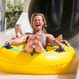 Sommets Saint Sauveur Ete Parc Aquatique Famille Glissades Eau Summer Familypano2