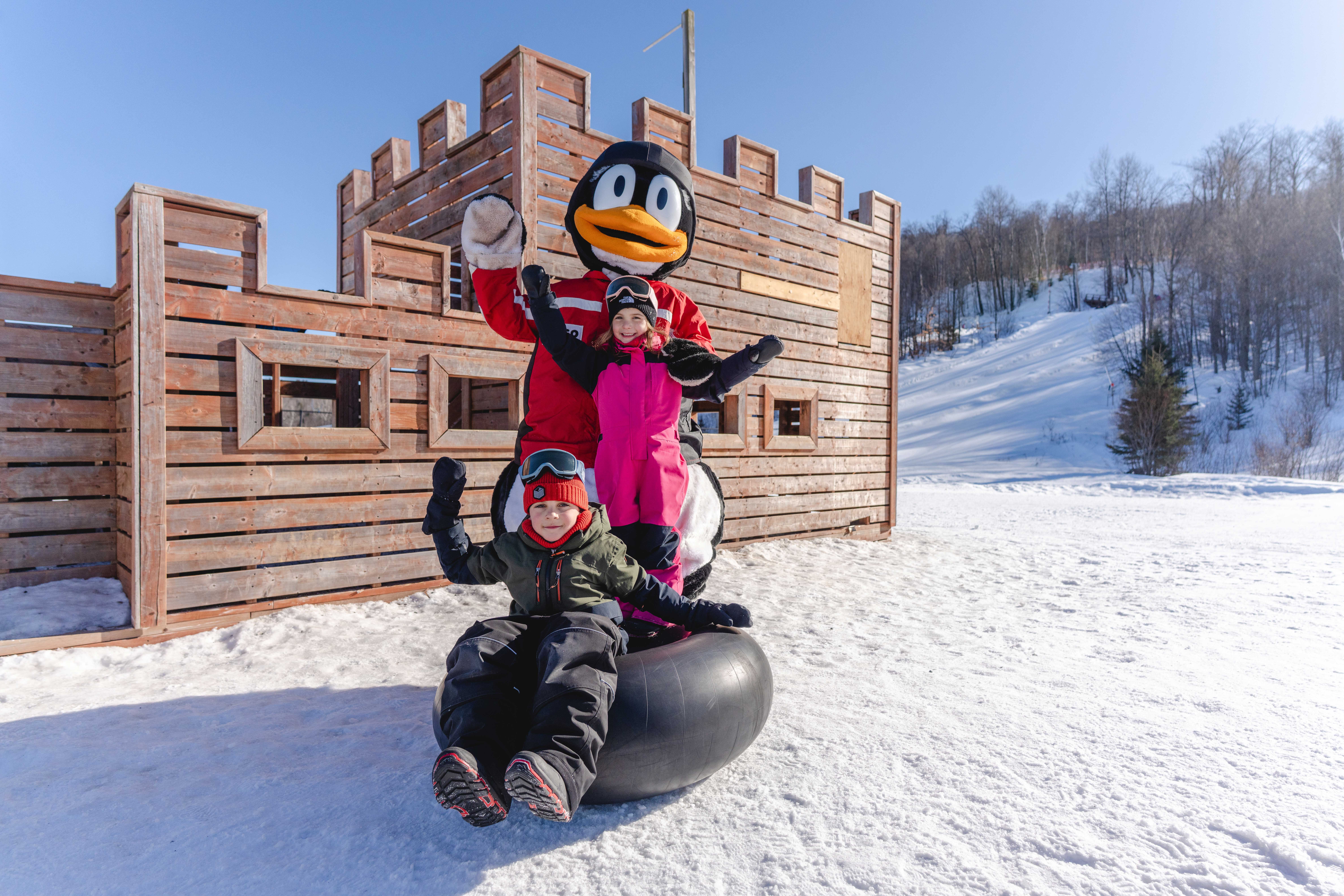 Glissades Sur Tube Versant Avila Enfant Mascotte Tube Hiver Jour Jeu (1)