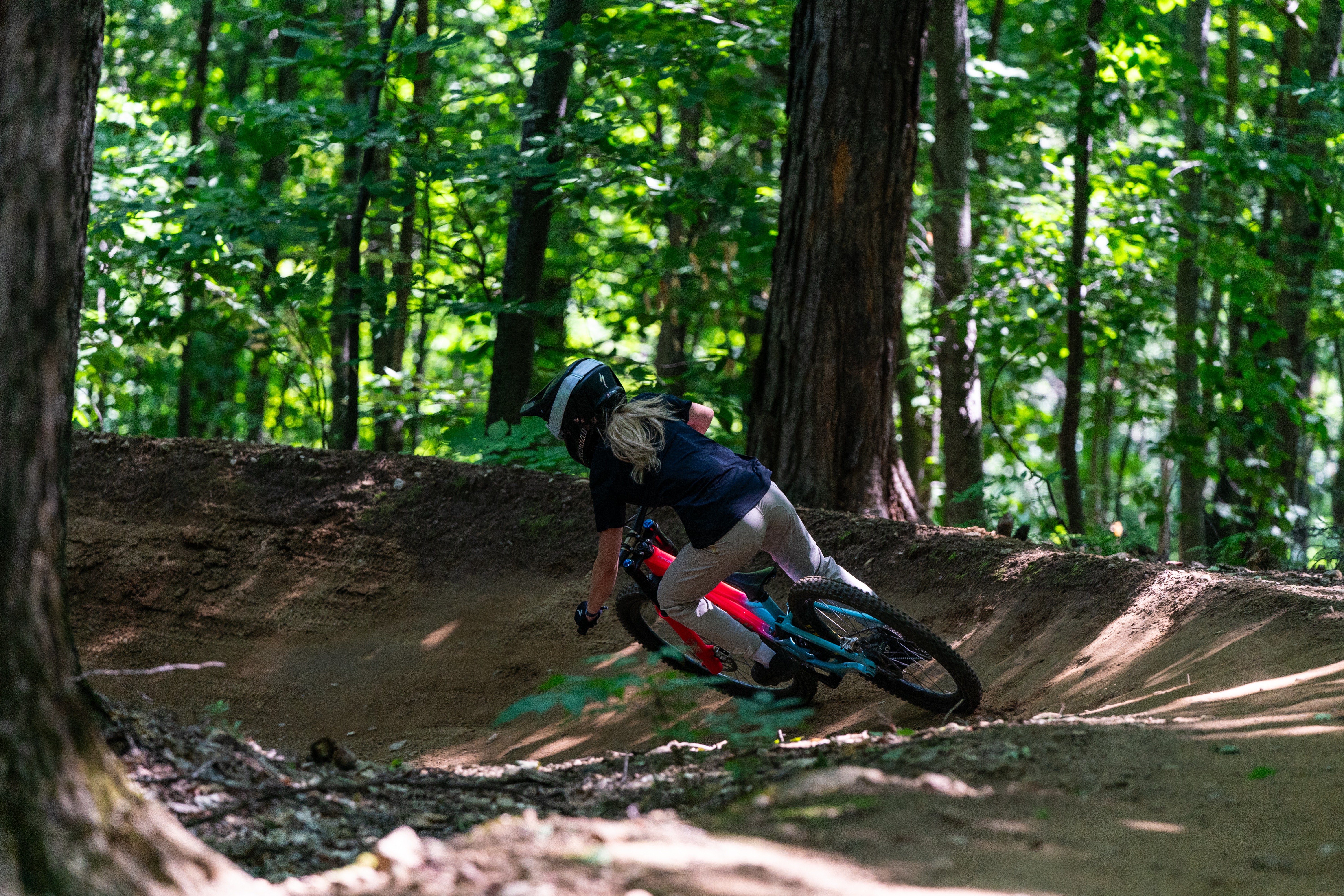 Sommet Saint Sauveur Versant Avila Fille Velo Jour Piste Montagne