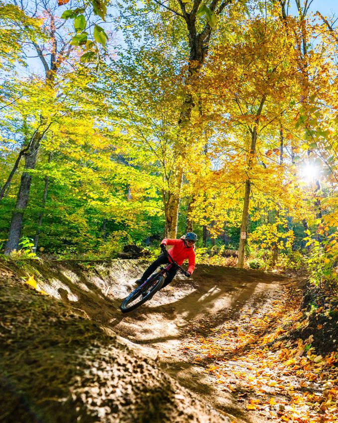 Sommet Saint Sauveur Versant Avila Parc Velo Automne Descente Jour